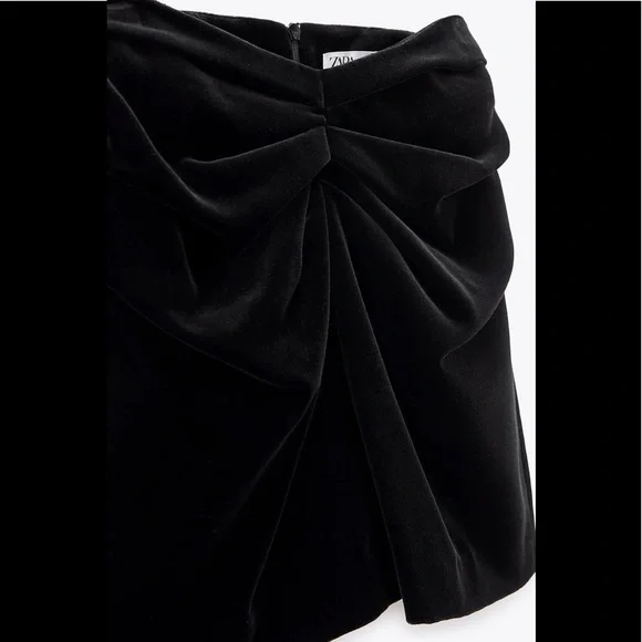 Nwt Zara black velvet high waisted mini ruched skirt XS - Picture 3 of 7